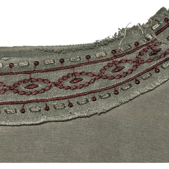 POL Gray/Green Embroidered Long Sleeve Oversized Tunic Top (M) - Picture 6 of 15